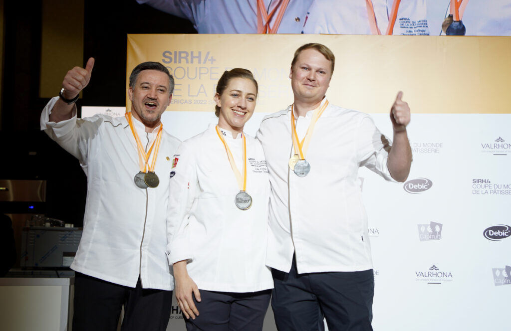 eam-USA-win-ACS-Santiago-Chile-Photo-Pastry-World-Cup-White-Mirror-1